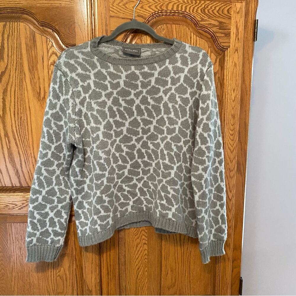 Wooden Ships Grey Giraffe Print Crew Neck LS Sweater Wool Blend Size S/M Cozy